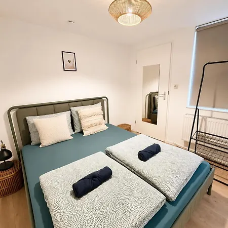 Cozy Family With Spacious Garden In The Nature Between Amsterdam Haarlem And Schiphol Airport Holiday home