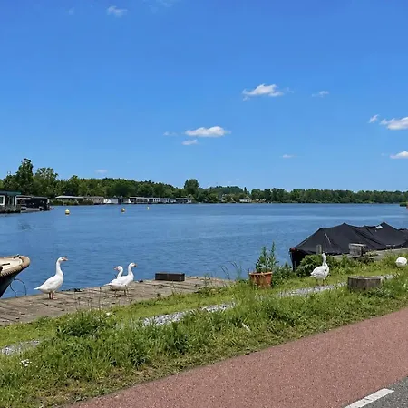 Cozy Family With Spacious Garden In The Nature Between Amsterdam Haarlem And Schiphol Airport