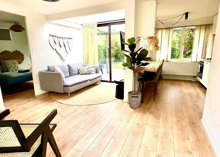 Cozy Family House With Spacious Garden In The Nature Near Amsterdam * Vijfhuizen